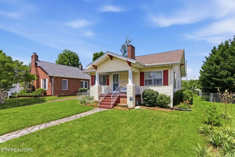 3320 Monmouth St, Knoxville, TN 37917 - #2