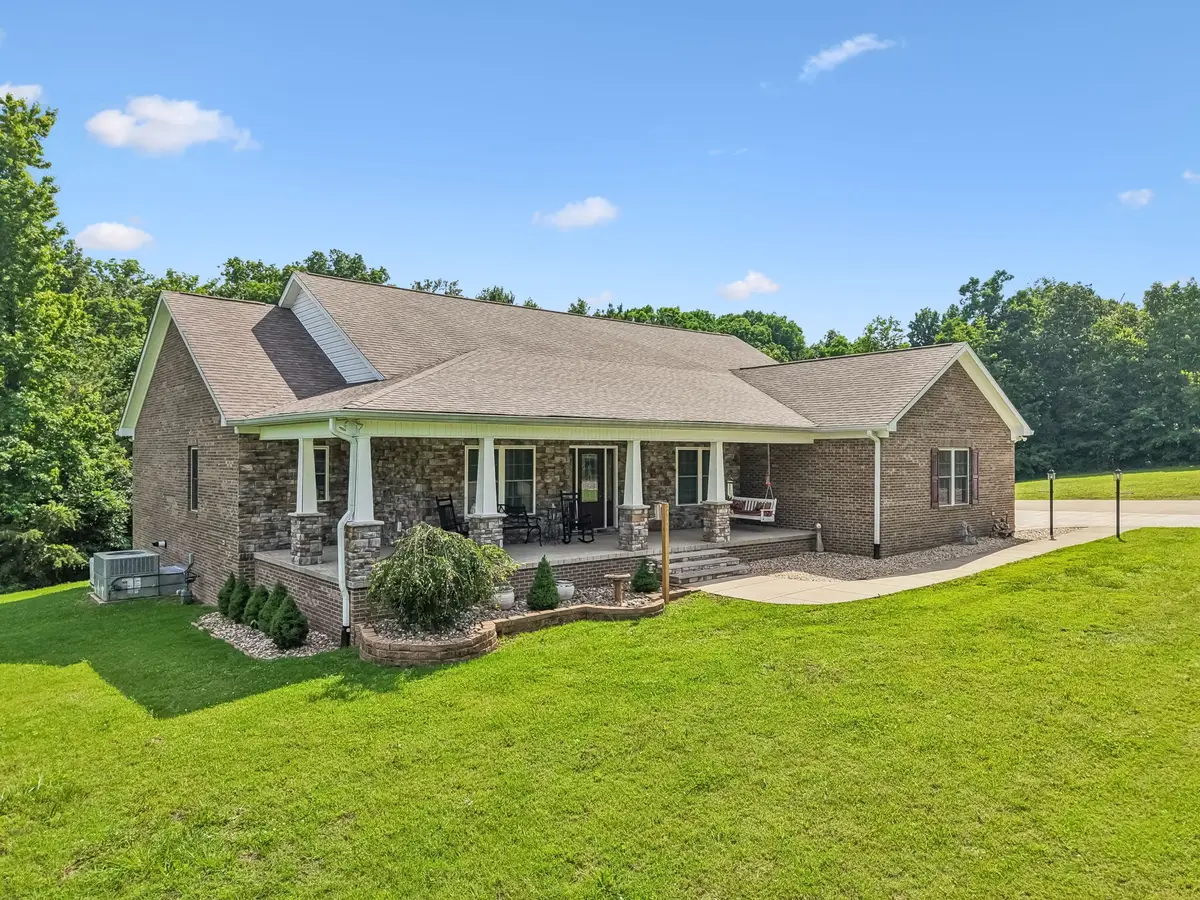 1421 Oakmont Cir, Centerville, TN 37033 - #1