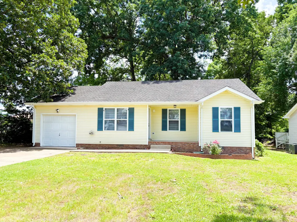 952 Princeton Dr, Clarksville, TN 37042 - #1