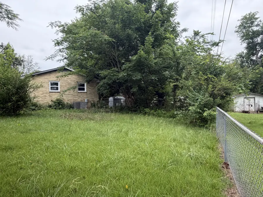 201 Ambrose Dr, Clarksville, TN 37042 - #3