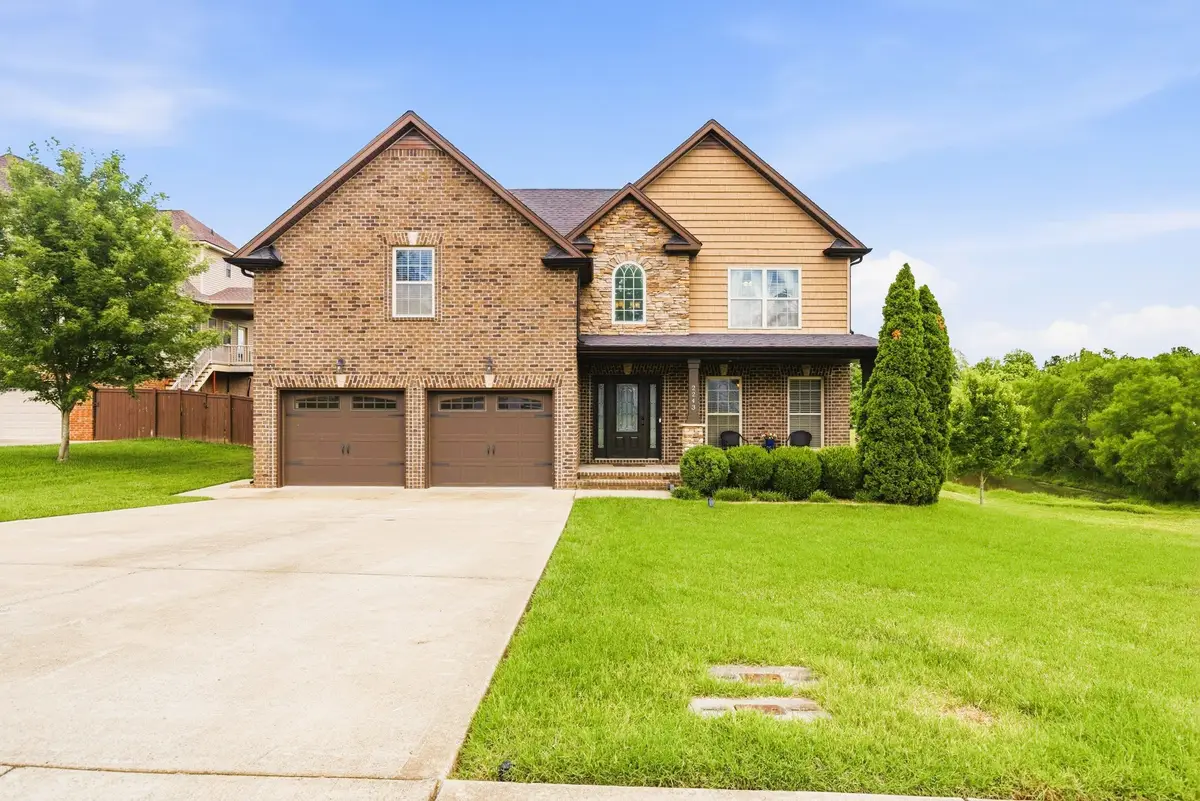 2243 Ellington Gait Dr, Clarksville, TN 37043 - #1