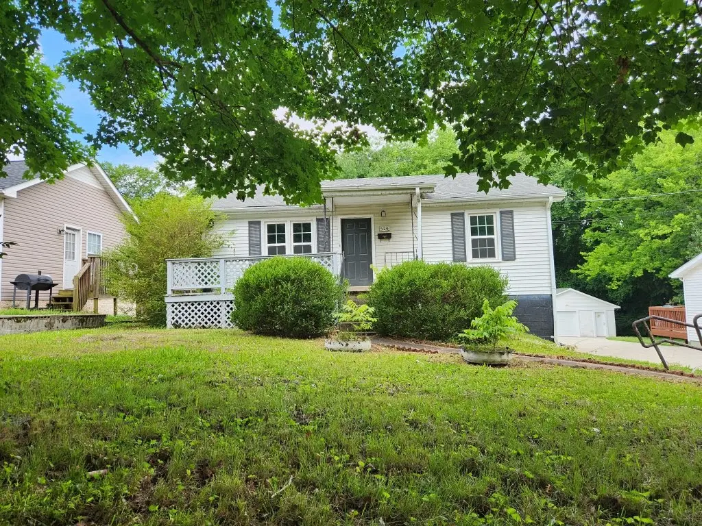 526 9th St, Clarksville, TN 37040 - #1