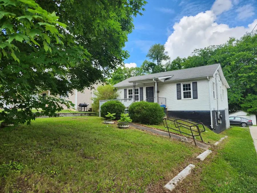 526 9th St, Clarksville, TN 37040 - #2