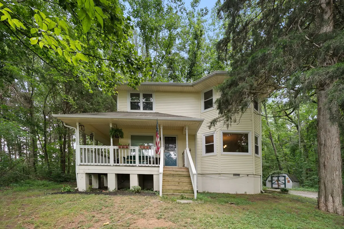 9849 Haynes Ln, Bon Aqua, TN 37025 - #1