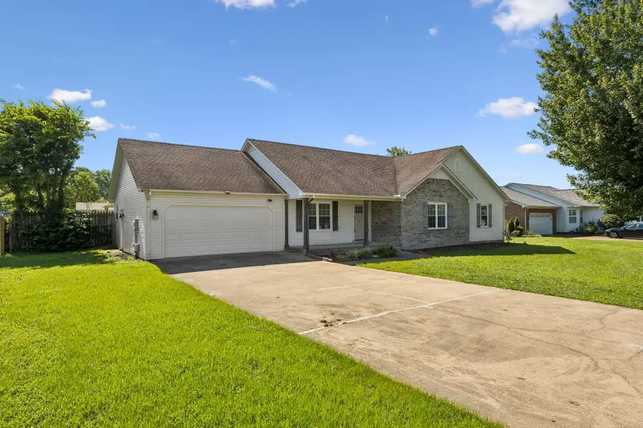 16 Delana Ave, Lawrenceburg, TN 38464 - #3