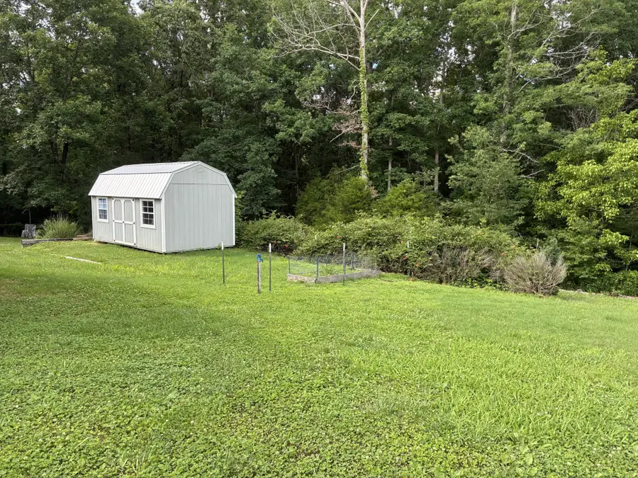 428 Peters Rd, Summertown, TN 38483 - #2