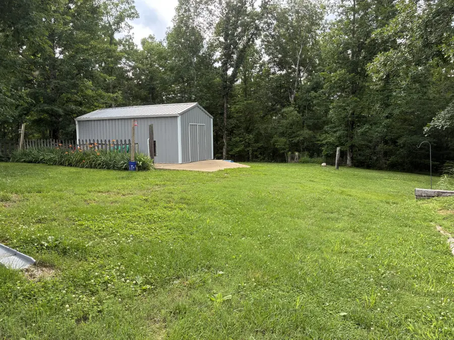 428 Peters Rd, Summertown, TN 38483 - #3
