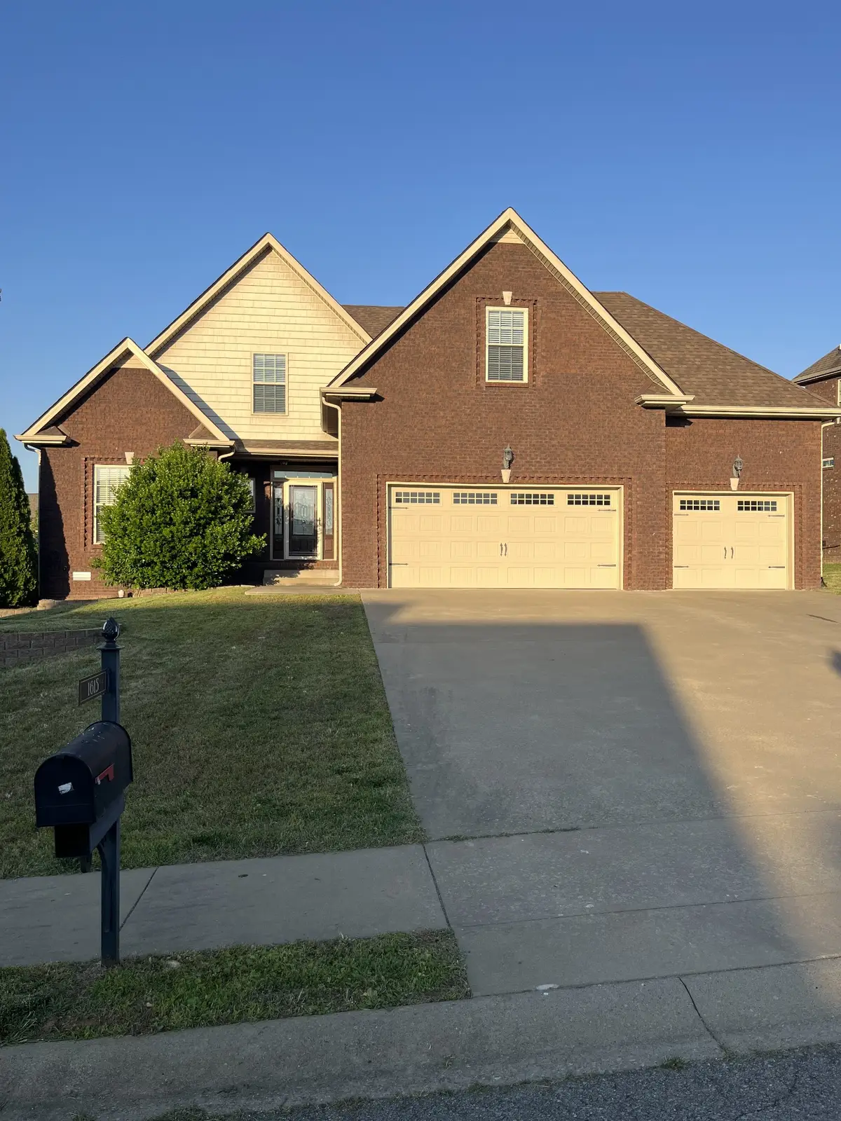 1615 Edgewater Ln, Clarksville, TN 37043 - #1