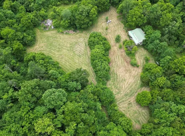 98 Hackett Valley Rd, Hickman, TN 38567