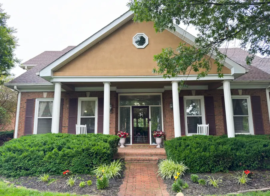 135 N Country Club Dr, Hendersonville, TN 37075 - #2