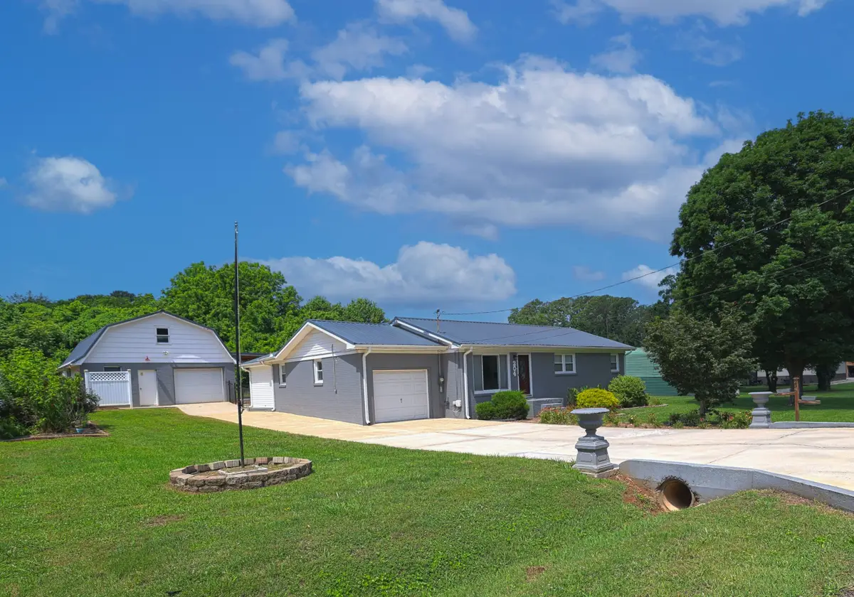 204 Homeward Ave, Winchester, TN 37398 - #1