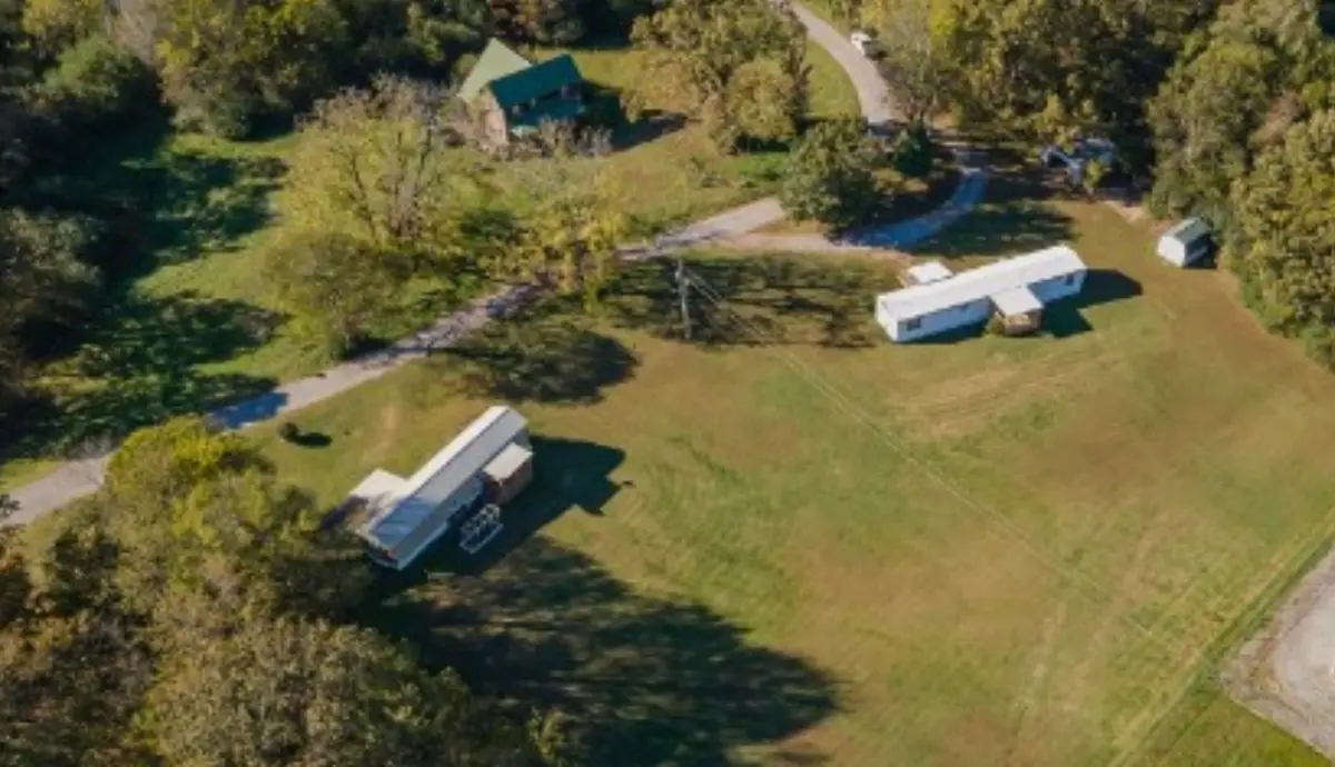 990 Community Rd, Nunnelly, TN 37137 - #1