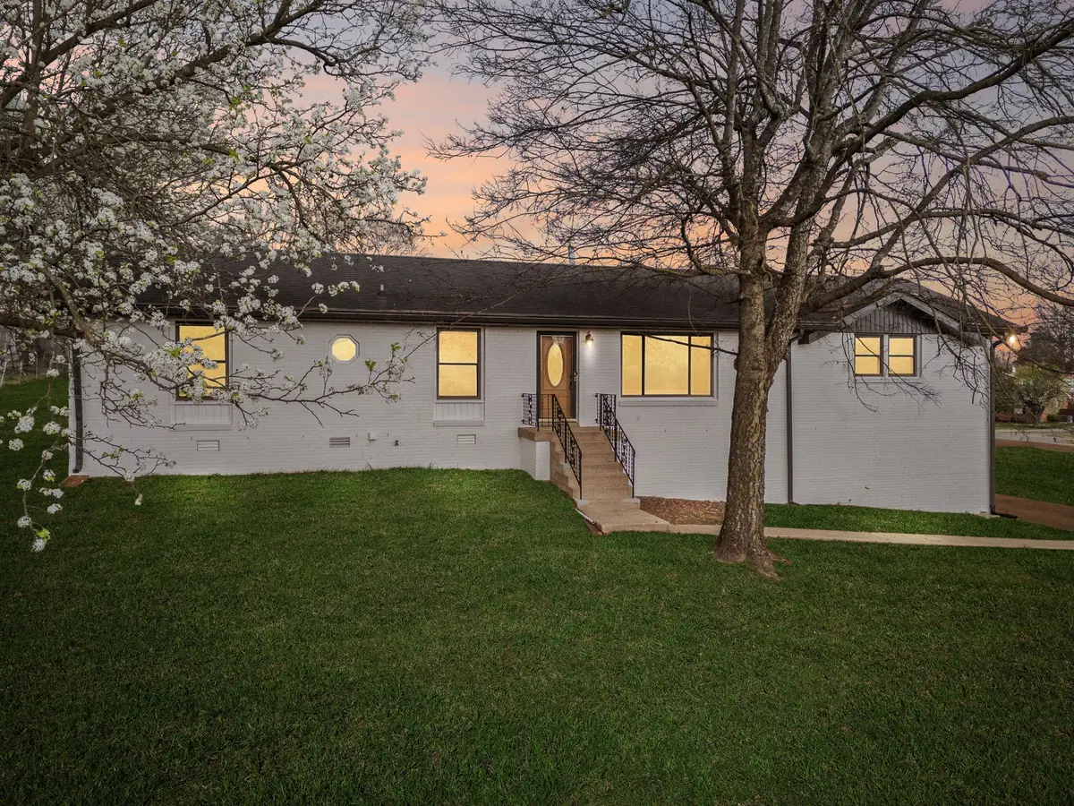 171 New Shackle Island Rd, Hendersonville, TN 37075 - #1