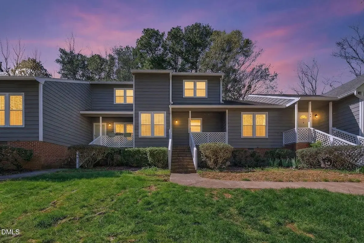 102 Lake Hollow Cir, Cary, NC 27513 - #1