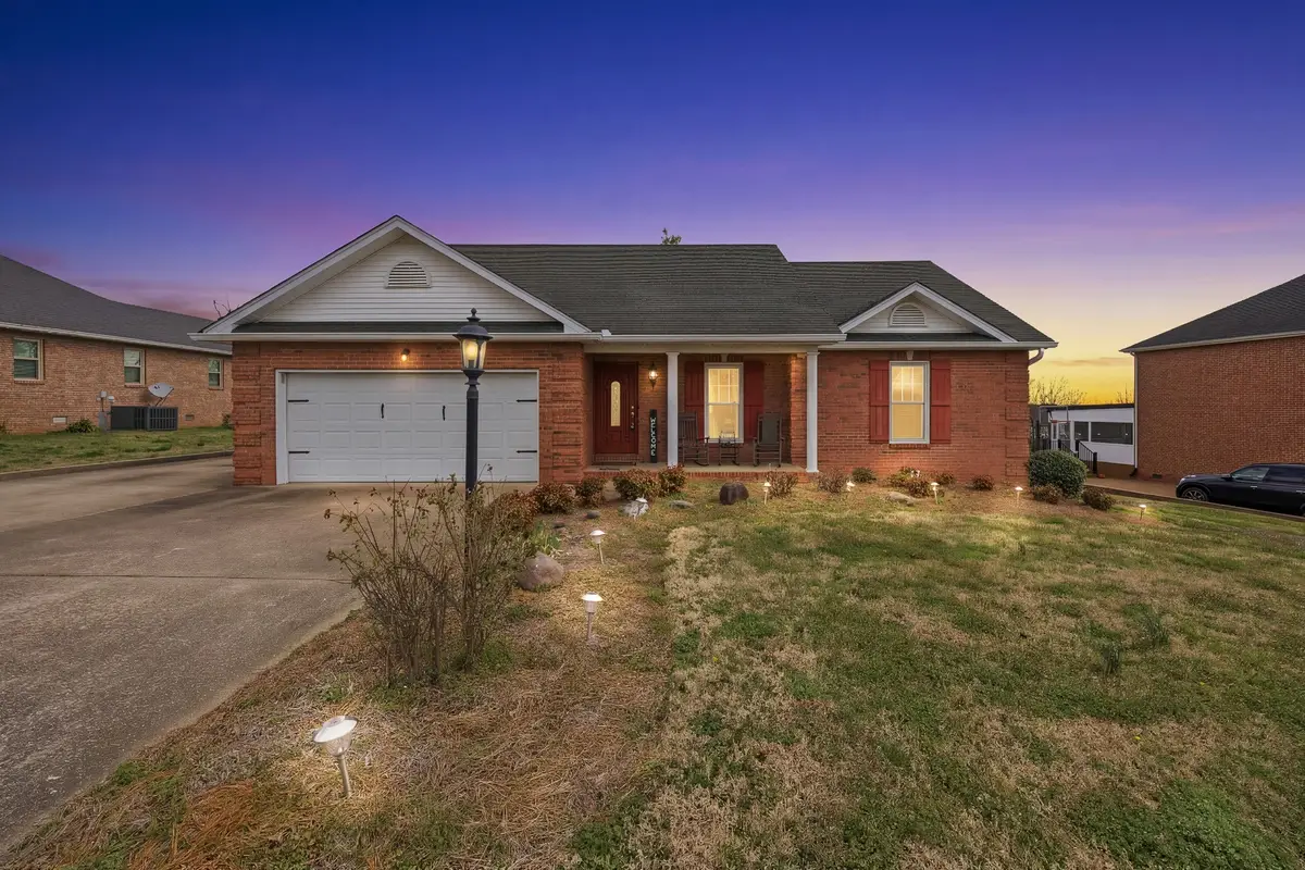 415 Woodlands Dr, Gallatin, TN 37066 - #1