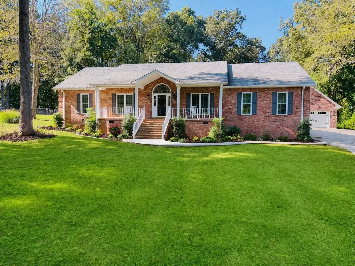 320 Spring Valley Dr, Cottontown, TN 37048 - #1