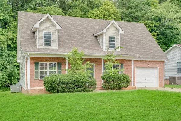 389 Brook Mead Dr, Clarksville, TN 37042