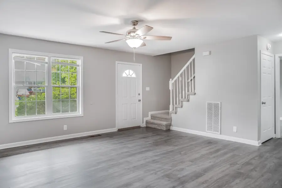 389 Brook Mead Dr, Clarksville, TN 37042 - #2