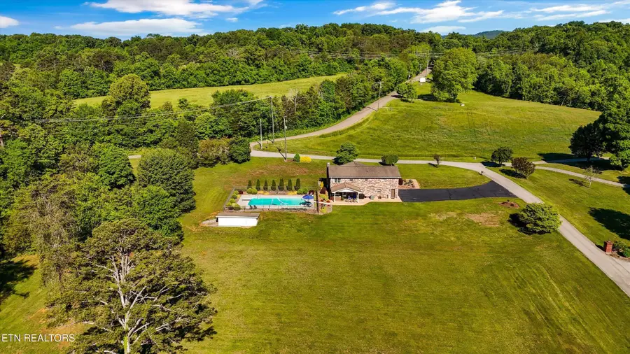 10404 Cobb Lane, Mascot, TN 37806 - #2