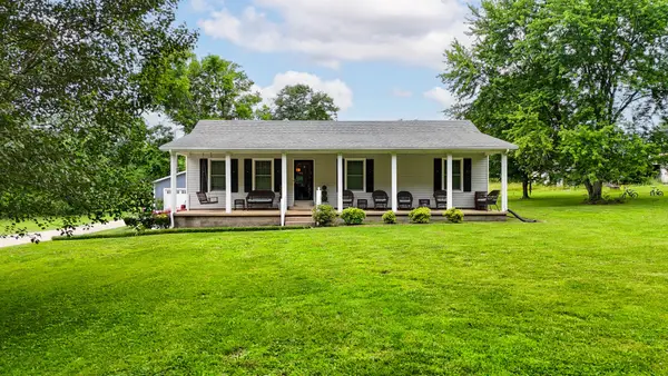 102 Printwood Drive, Dickson, TN 37055