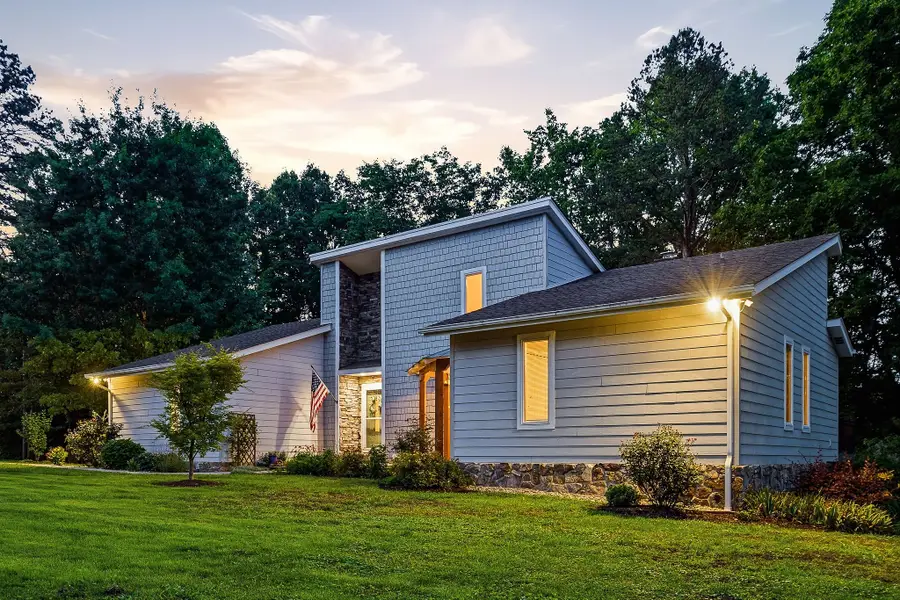 939 Pine Grove Rd, Smithville, TN 37166 - #2