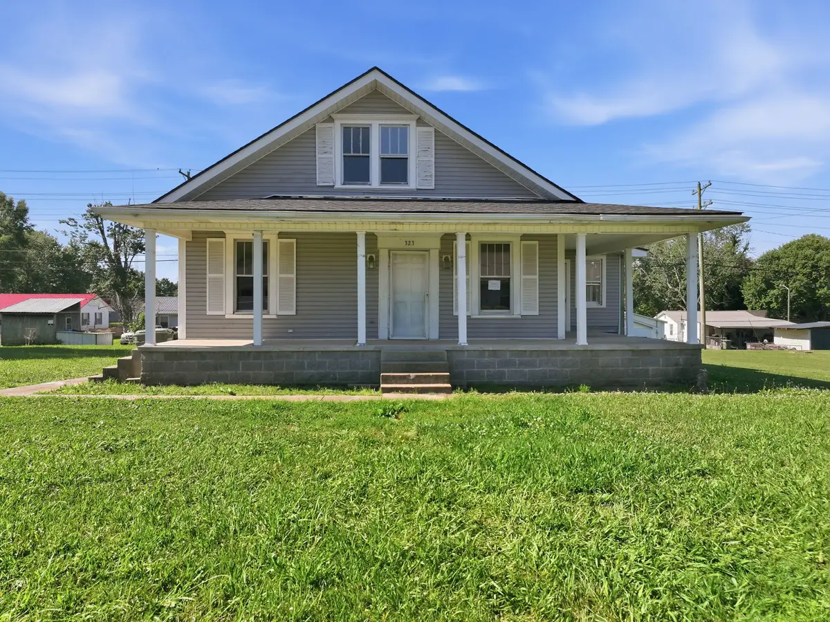 323 Kennedy St, Lawrenceburg, TN 38464 - #1