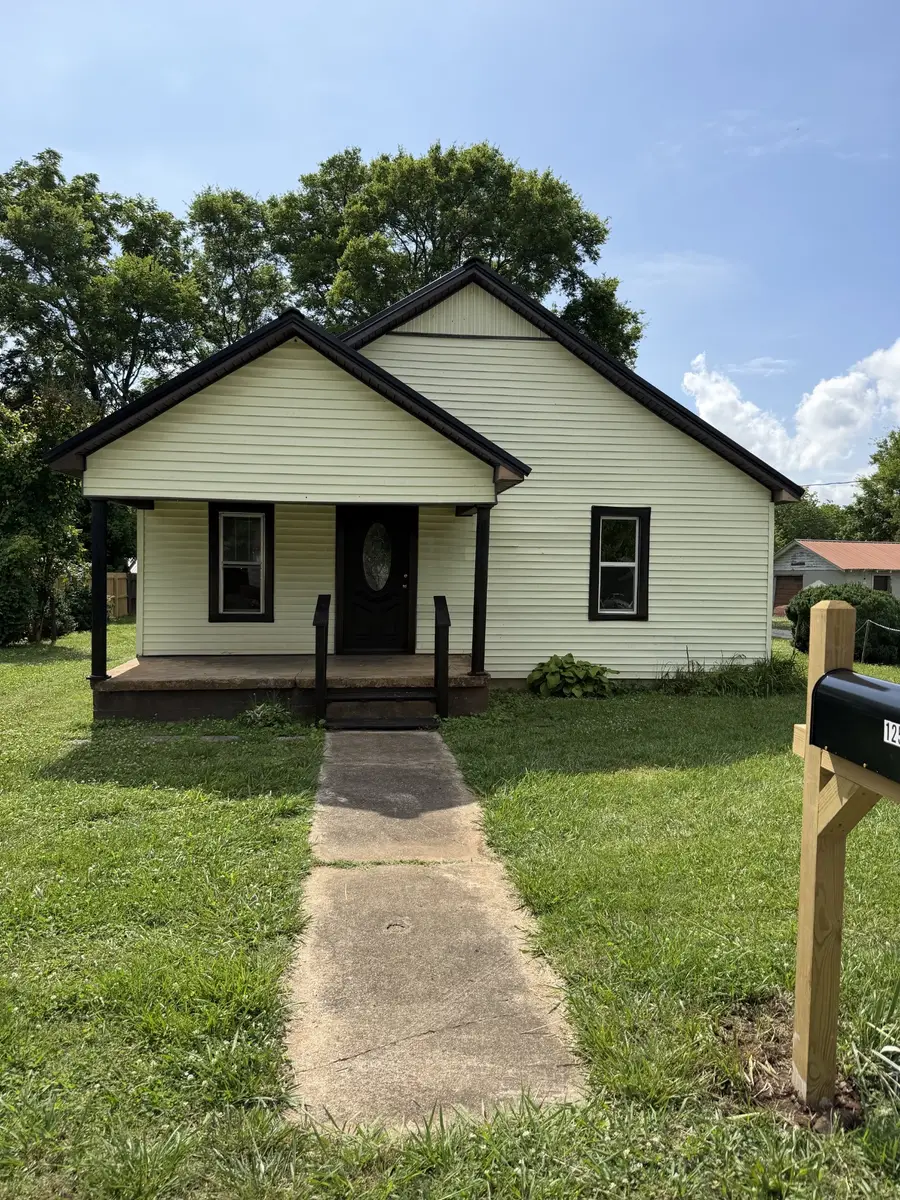 125 Walnut St, Cowan, TN 37318 - #2