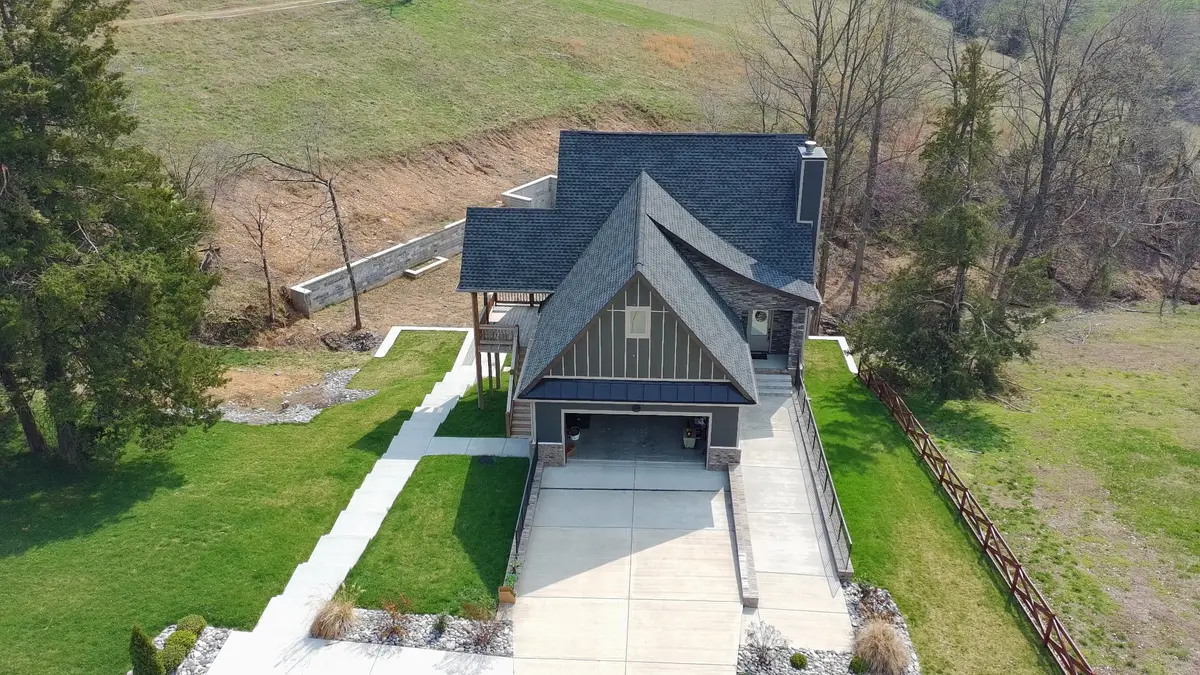 3001 Wixtown Rd, Westmoreland, TN 37186 - #1