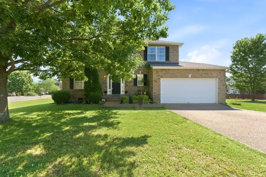 8008 Streamside Dr, Mount Juliet, TN 37122 - #2