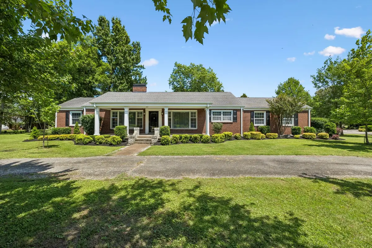 409 Pennsylvania Ave, Lebanon, TN 37087 - #1