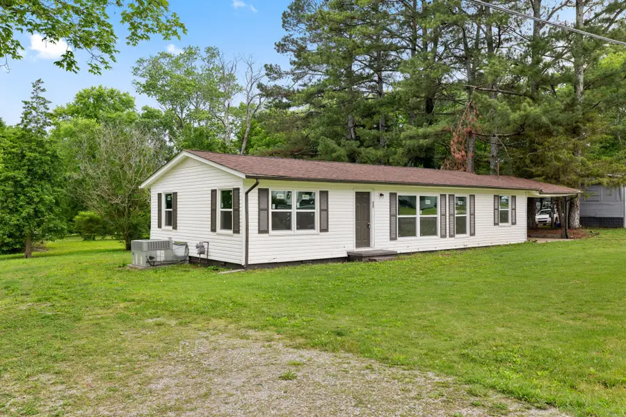 225 Vine Cir, Loretto, TN 38469 - #2
