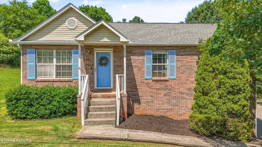 5956 Warrenpark Lane, Knoxville, TN 37912 - #2