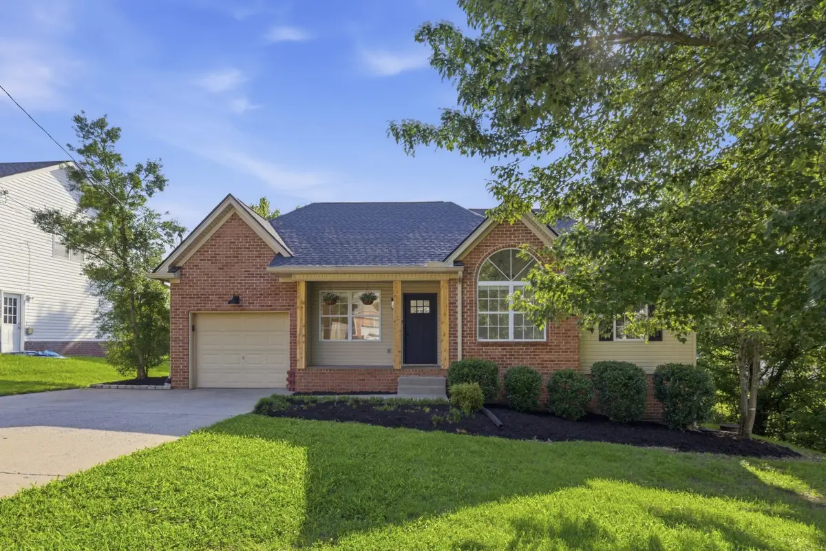 131 Cimmaron Dr, Goodlettsville, TN 37072 - #1