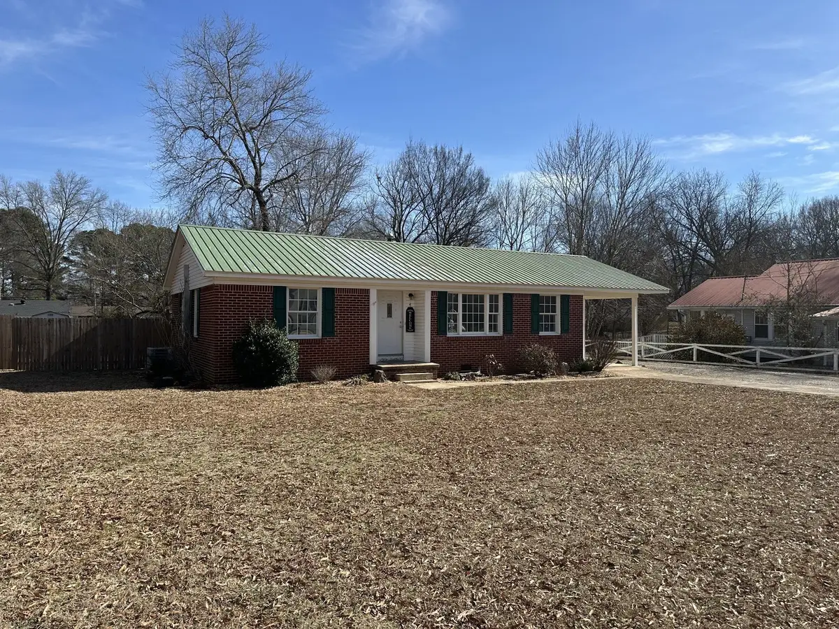 454 White Ave, Henderson, TN 38340 - #1