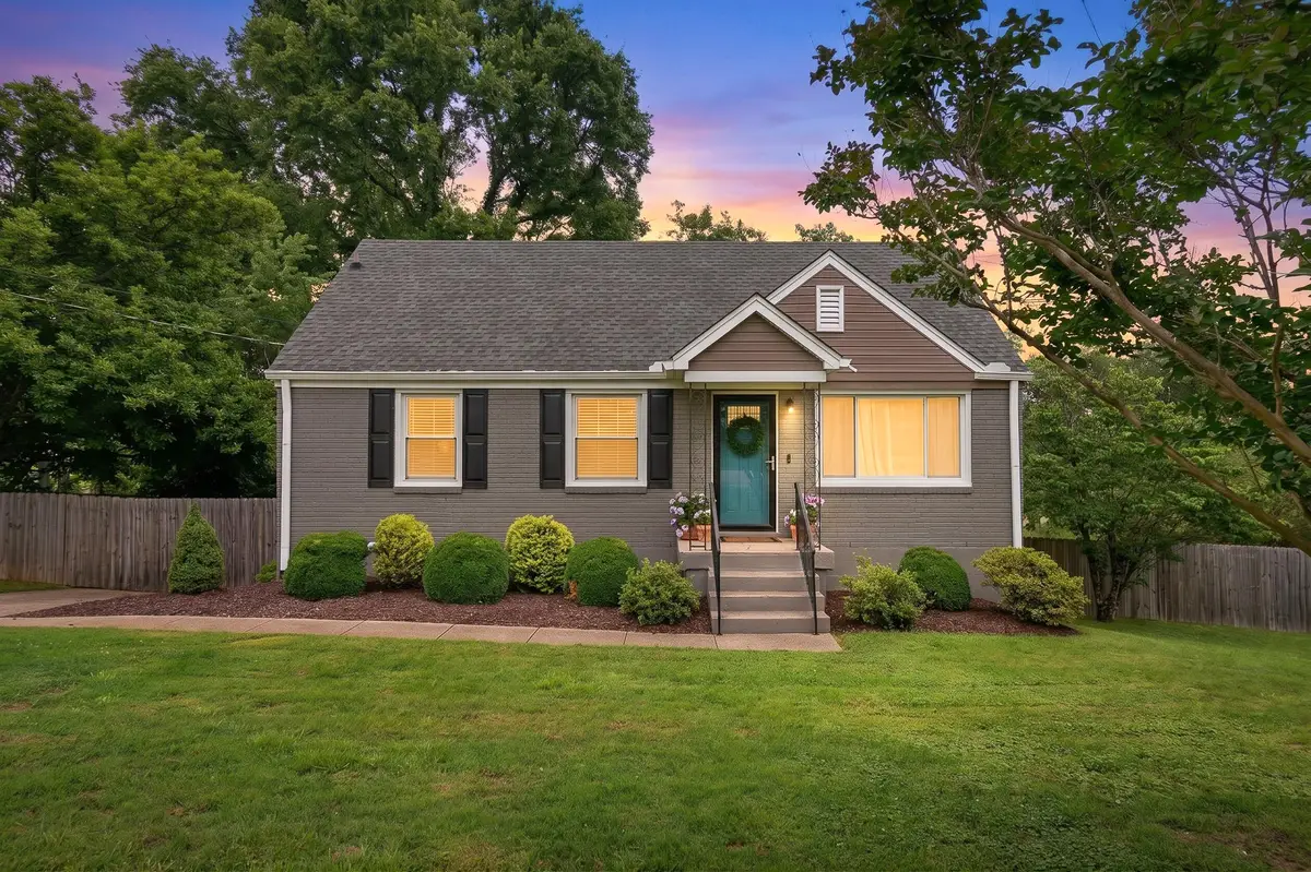 923 Shauna Dr, Nashville, TN 37214 - #1