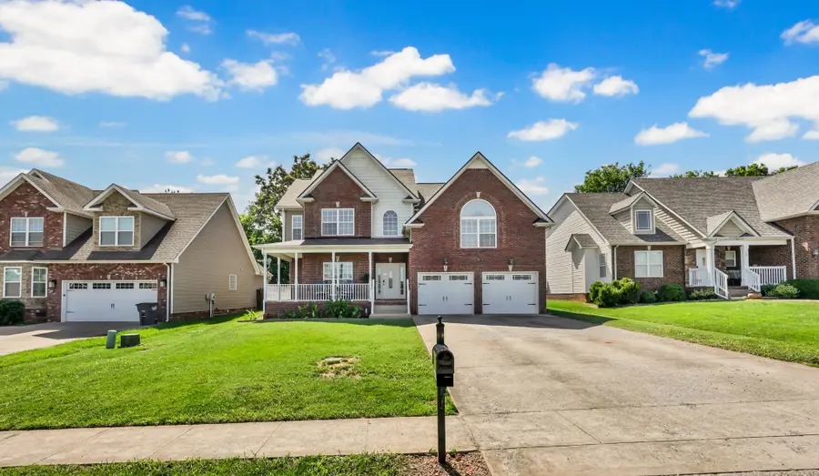 2238 Ellington Gait Dr, Clarksville, TN 37043 - #2