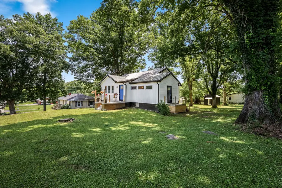 715 Cleveland St, Pulaski, TN 38478 - #2