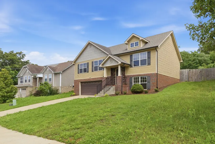 1009 Ishee Dr, Clarksville, TN 37042 - #2
