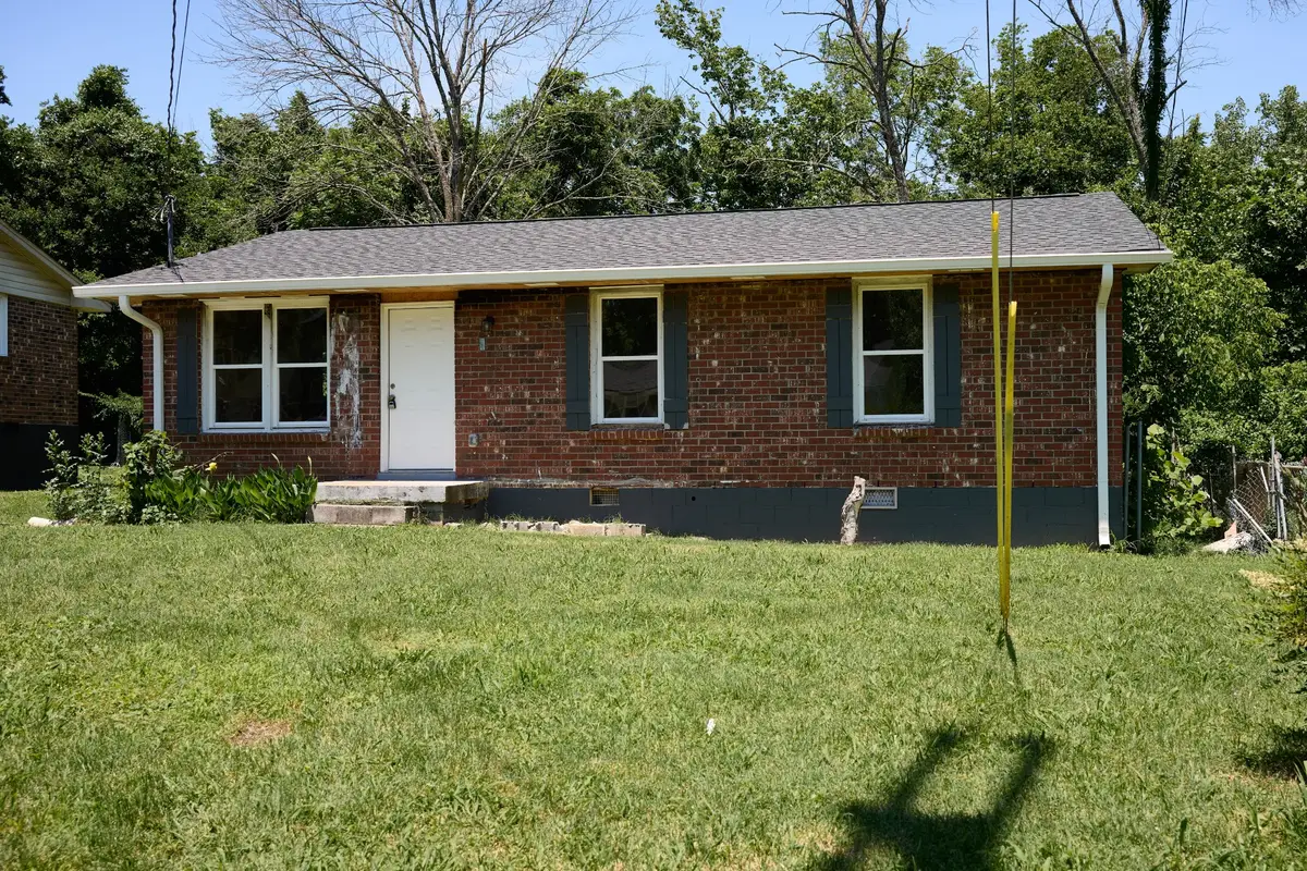 2741 Old Matthews Rd, Nashville, TN 37207 - #1