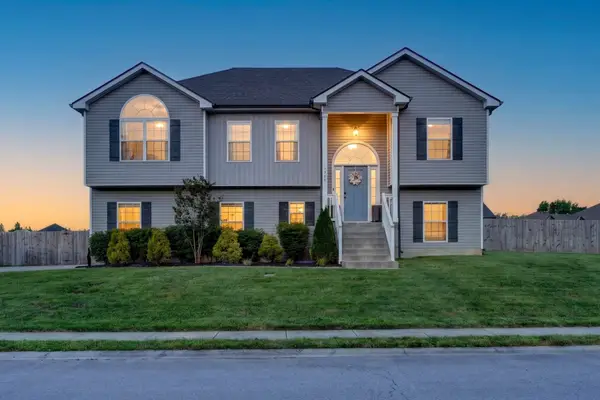 1585 Parkside Dr, Clarksville, TN 37042