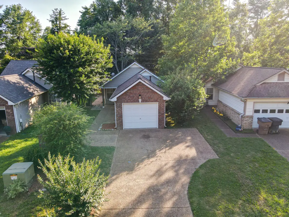 2620 Paddle Wheel Dr, Nashville, TN 37214 - #1