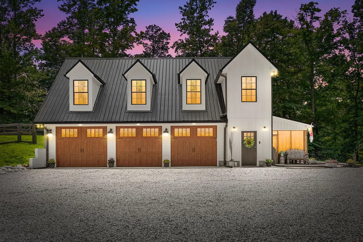 1300 Brummit Rd, Charlotte, TN 37036 - #1