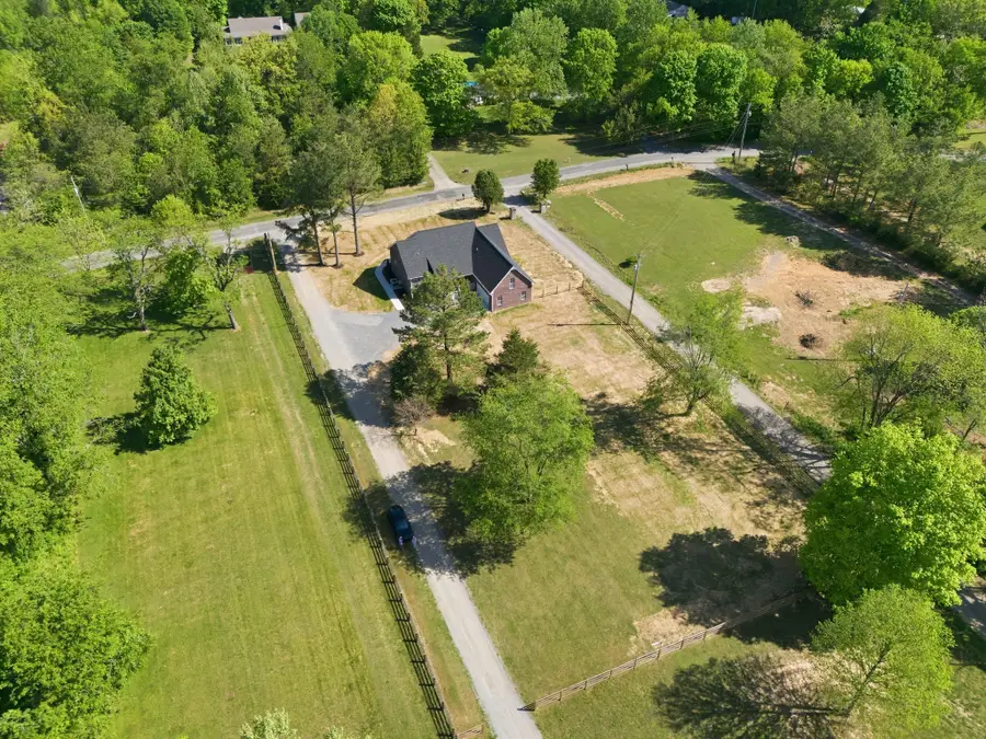 8347 Horseshoe Rd, Cross Plains, TN 37049 - #2