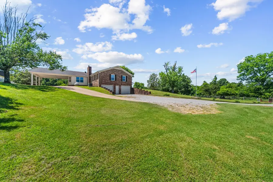 1826 Newcut Rd, Columbia, TN 38401 - #2