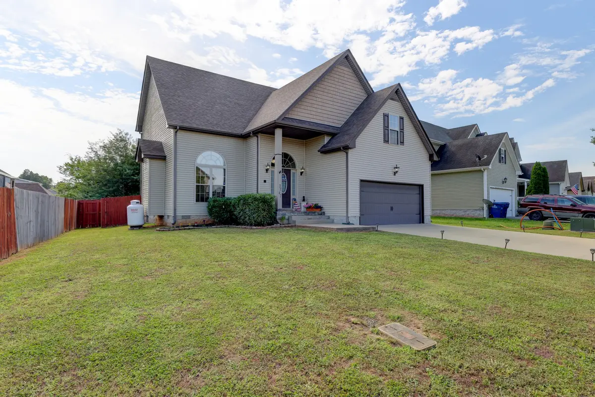 3747 Fox Hole Dr, Clarksville, TN 37040 - #1