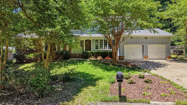 1102 Montvale Circle, Signal Mountain, TN 37377