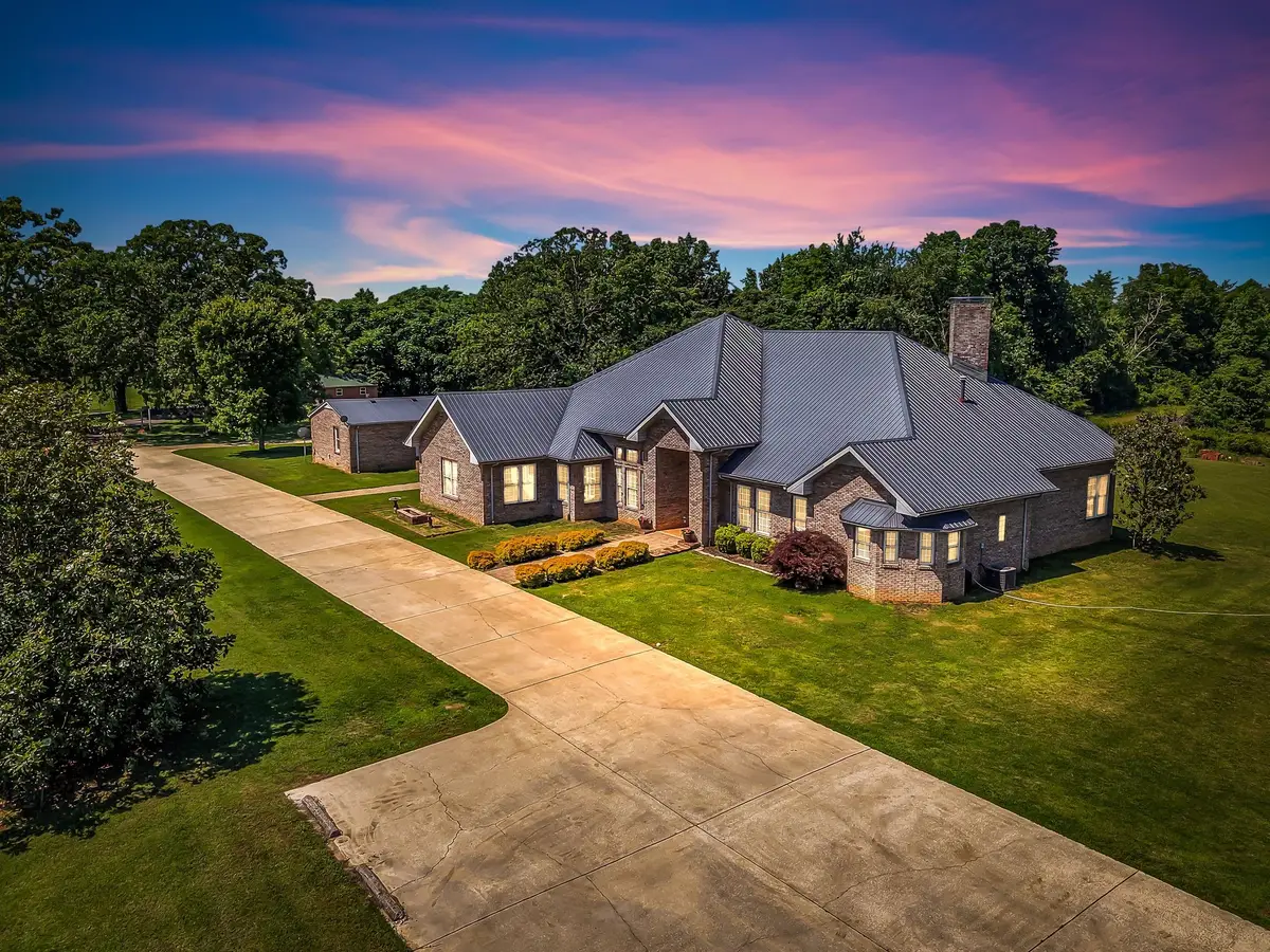 555 Randall Hitchcock Rd, Rock Island, TN 38581 - #1