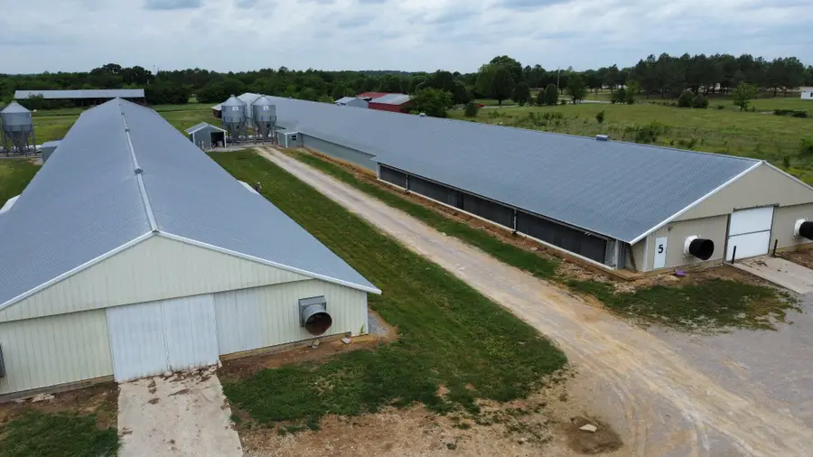 350 Helton Rd, Lewisburg, TN 37091 - #2