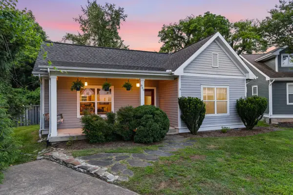 866 Beth Dr, Nashville, TN 37206