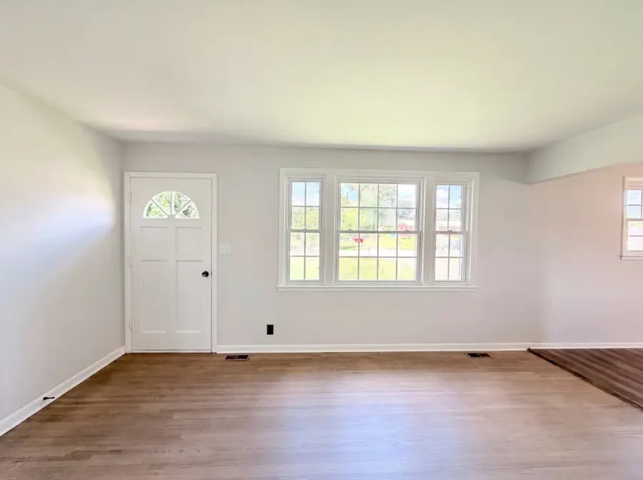 112 Norris Dr, Clarksville, TN 37042 - #3